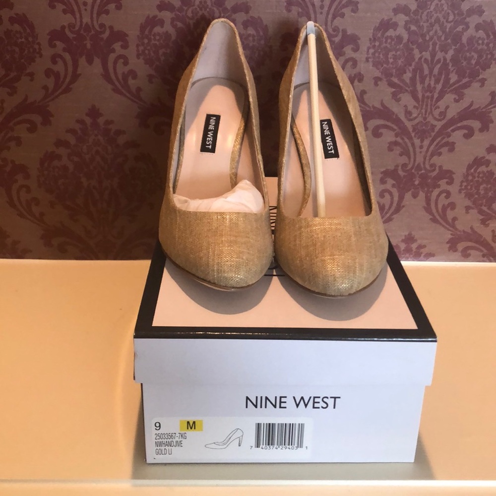 Nine West Gold Linen Pump